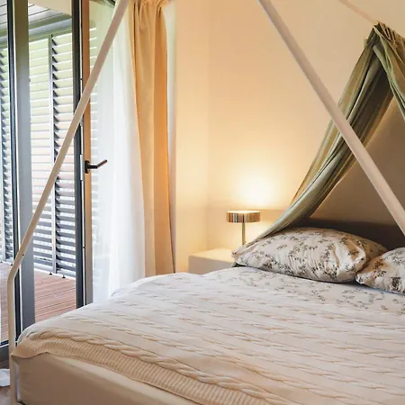 Pioneer House - App With Free Parking Place, Terrace And Private Garden *