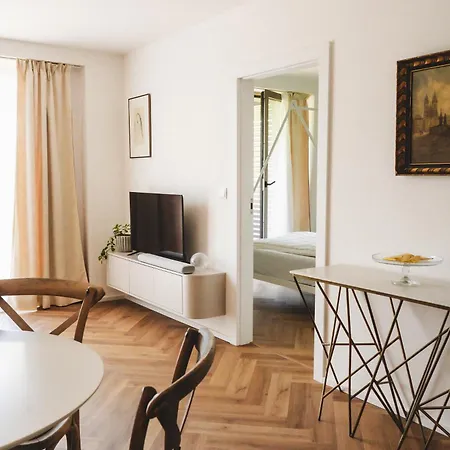 Διαμέρισμα Pioneer House - App With Free Parking Place, Terrace And Private Garden