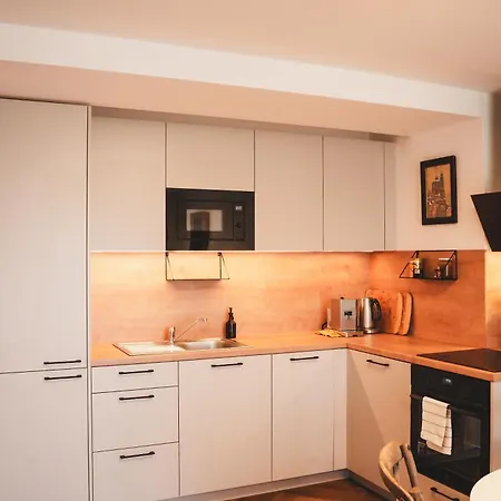Pioneer House - App With Free Parking Place, Terrace And Private Garden Διαμέρισμα