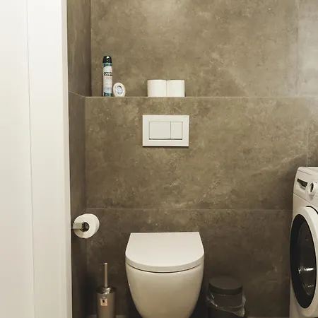 Pioneer House - App With Free Parking Place, Terrace And Private Garden * Μπρατισλάβα
