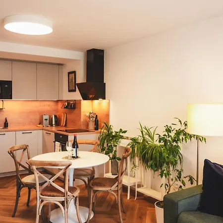 Pioneer House - App With Free Parking Place, Terrace And Private Garden Διαμέρισμα *